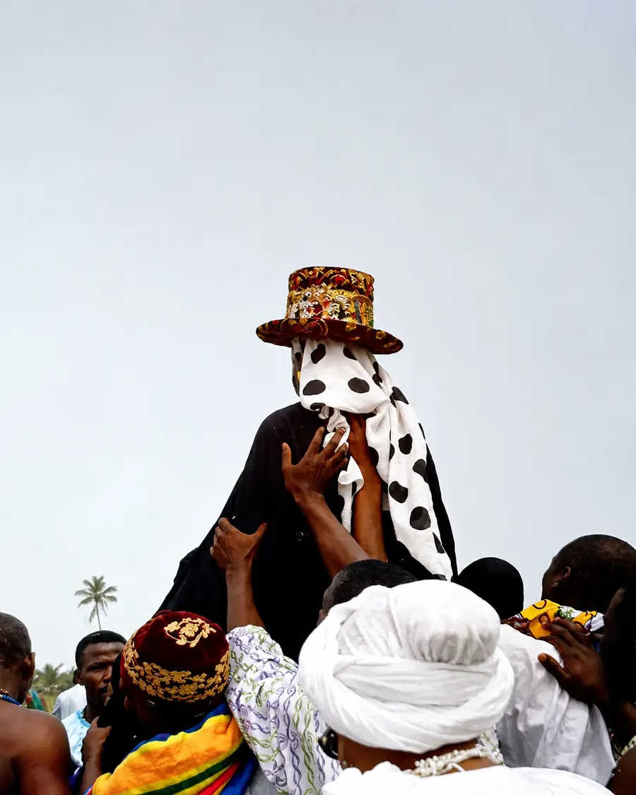 His Holiness Daagbo Hounon Houna I, in ceremonial procession