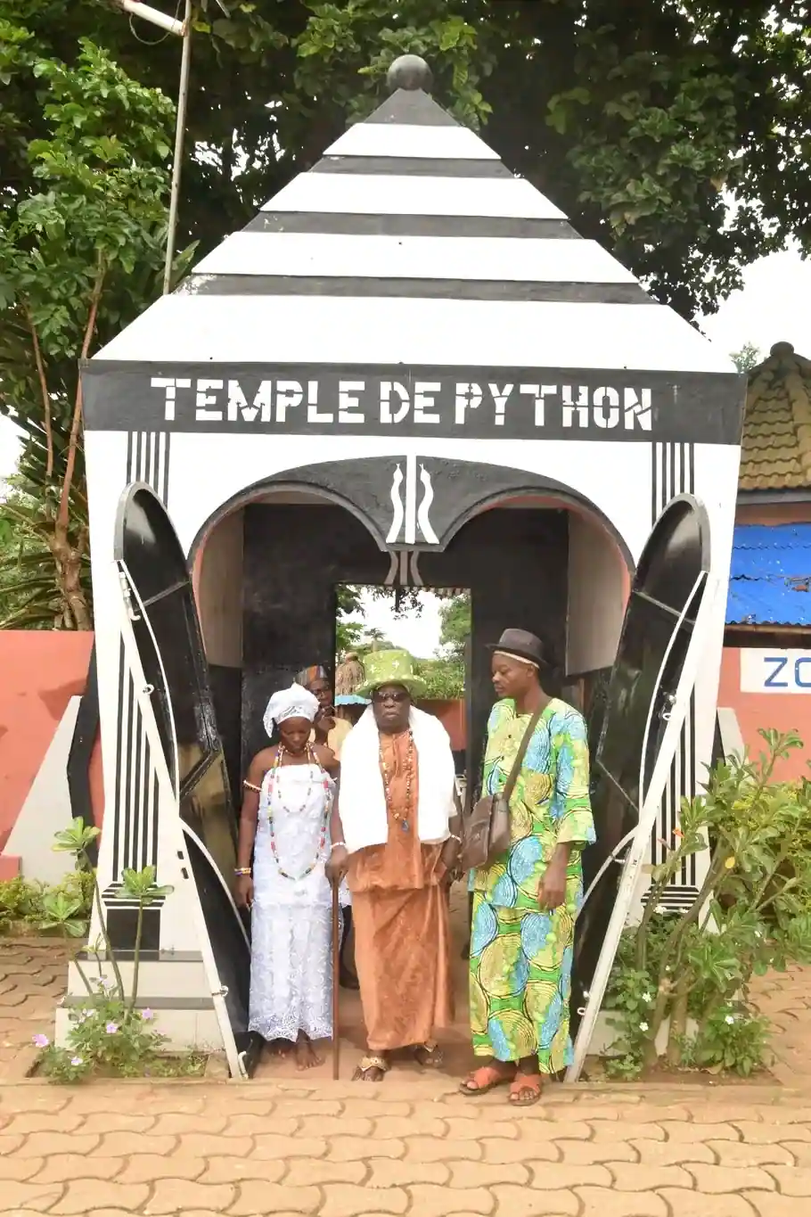Sa Majesté Daagbo Hounon Tomadjlèhoukpon II, Ouidah, Bénin