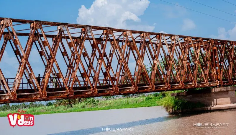 Antiguo puente de Grand-Popo sobre el río, Benín