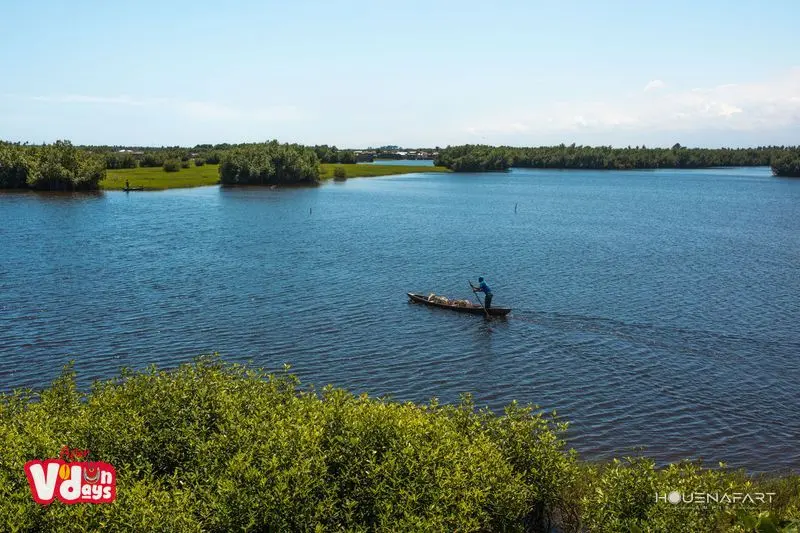 Djègbadji Lagoon, Ouidah, Benin (view 3)