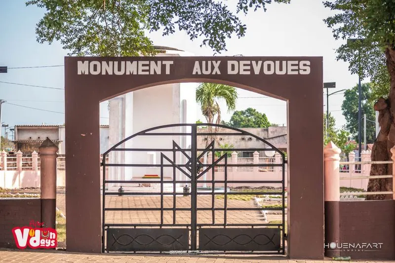 Monument aux Dévoués, Ouidah, Benin