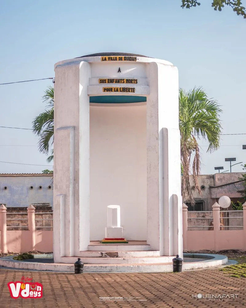 Monument aux Dévoués, Ouidah, Benin (view 3)
