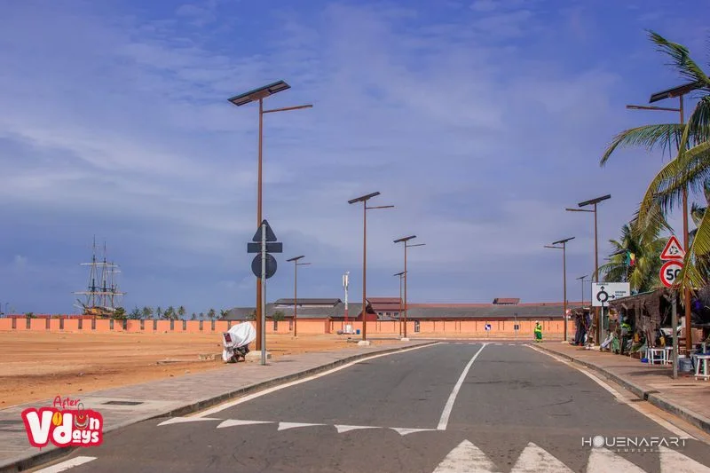 Road and esplanade of the Door of No Return, model ship on the horizon, Ouidah, Benin