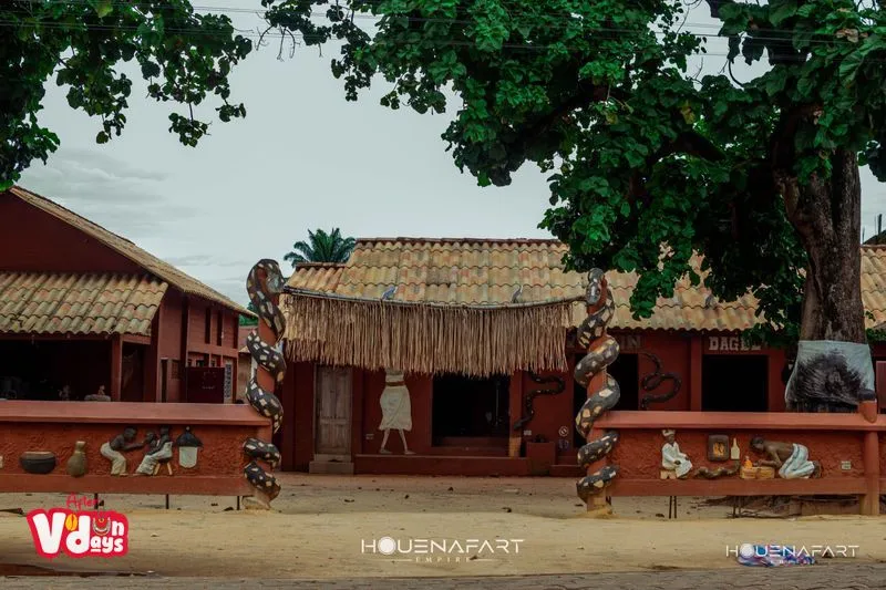 Place Dangbé Klounon, Porto-Novo, Bénin (vue 4)